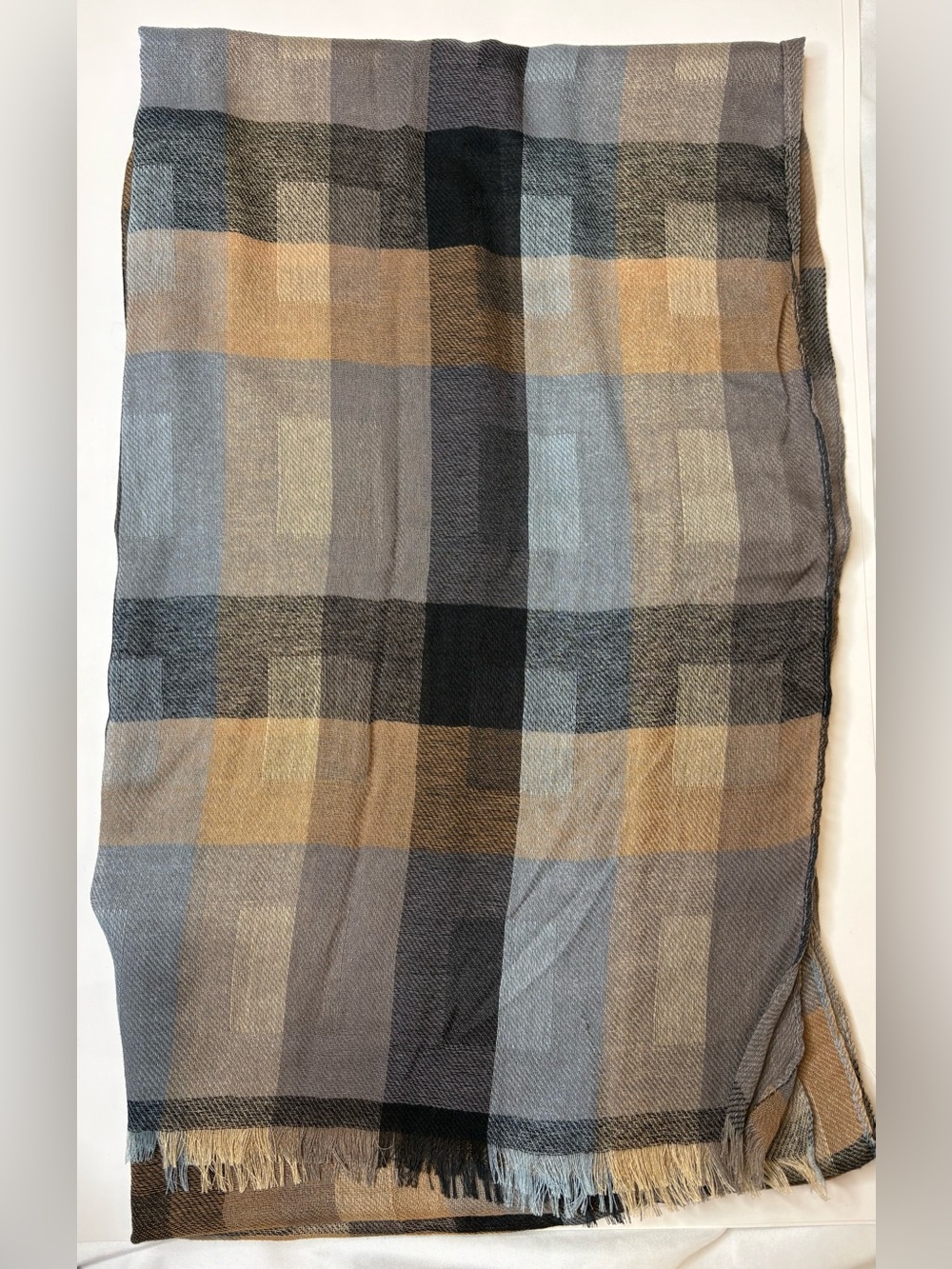 Echo Oversized Plaid Scarf/ Shawl Gray Blue Taupe Fringe Wrap $89 Retail EUC